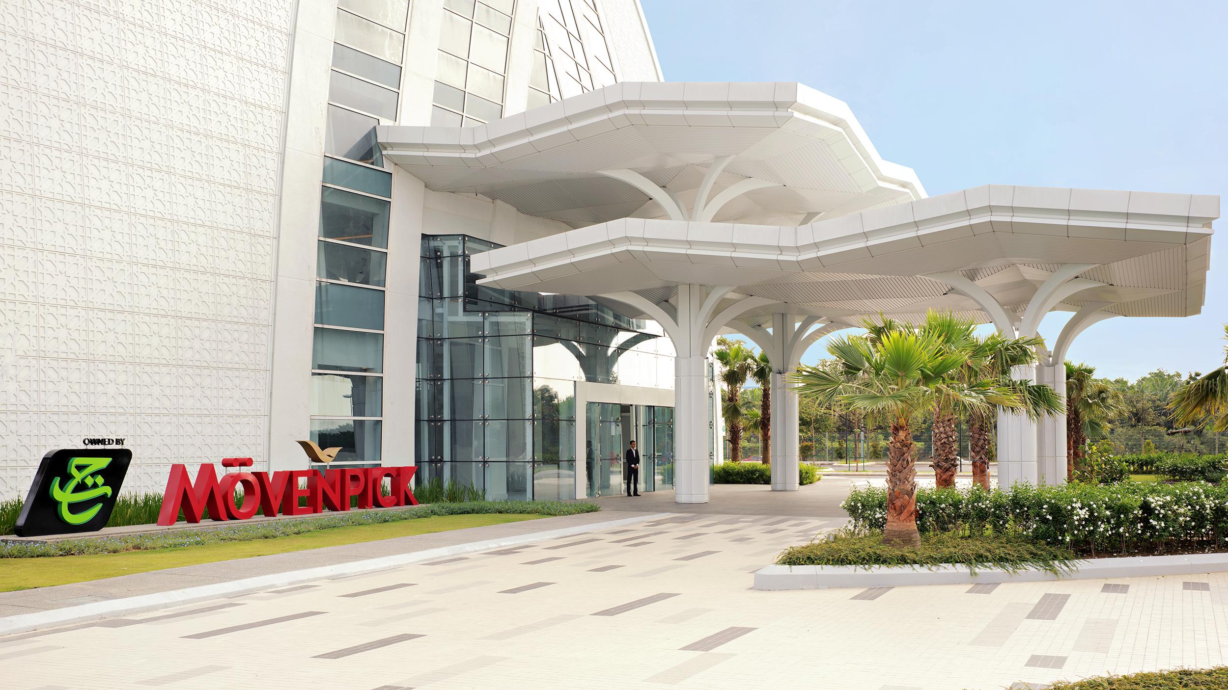 Movenpick Hotel & Convention Centre Klia Sepang Exterior foto The entrance of the museum