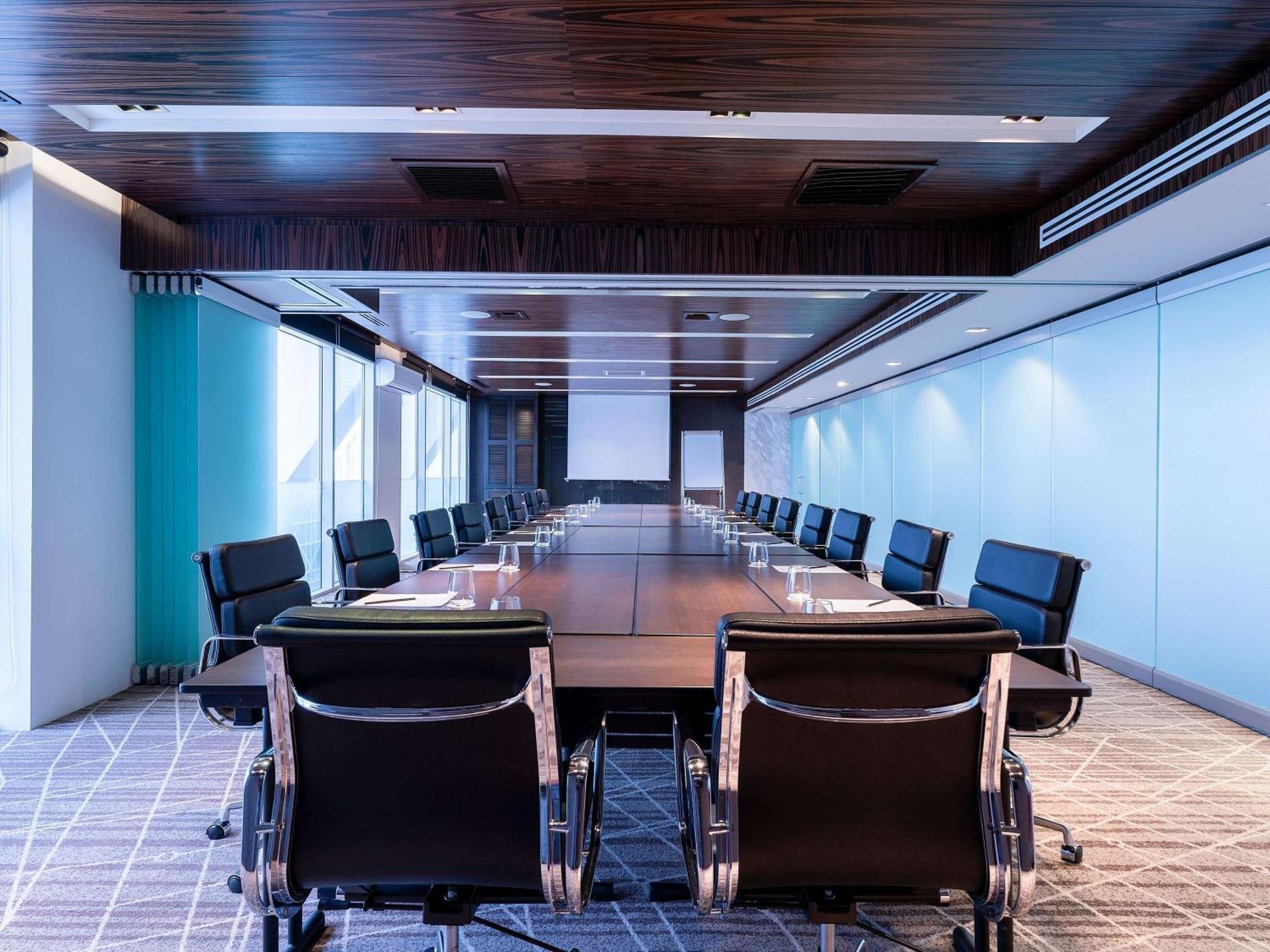 Movenpick Hotel & Convention Centre Klia Sepang Exterior foto Boardroom at the InterContinental Hotel, London, The O2