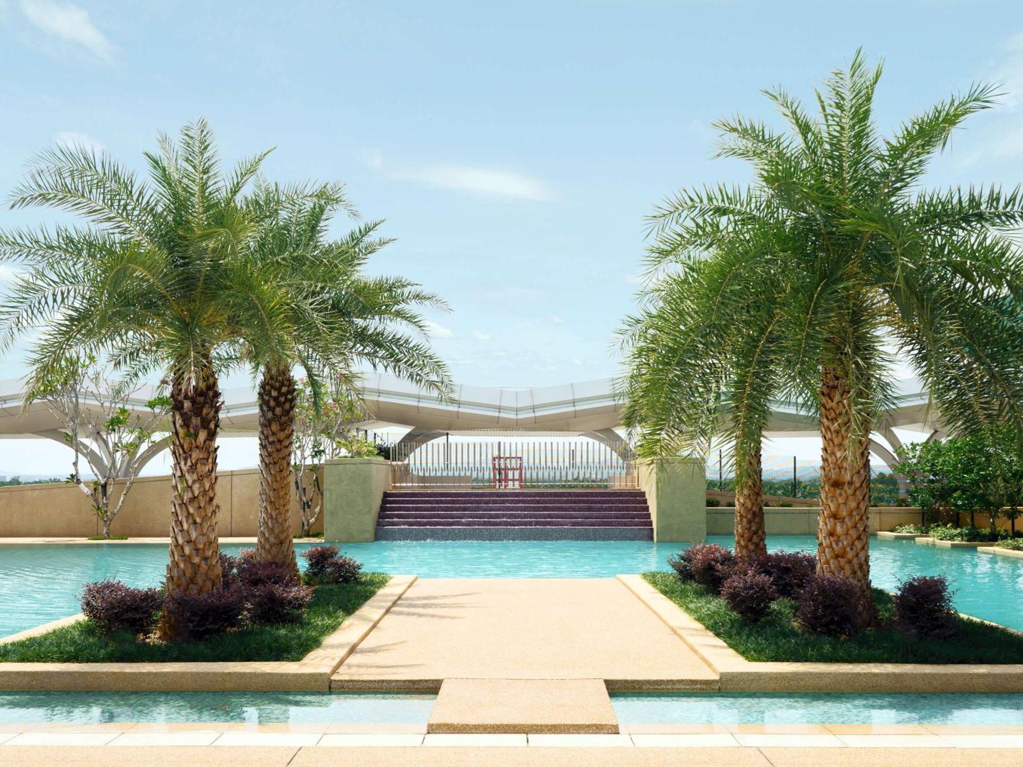 Movenpick Hotel & Convention Centre Klia Sepang Exterior foto The resort's swimming pool